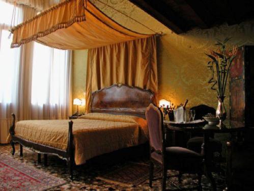 Hotel Palazzo Abadessa - Suite con Vista Canale - 2