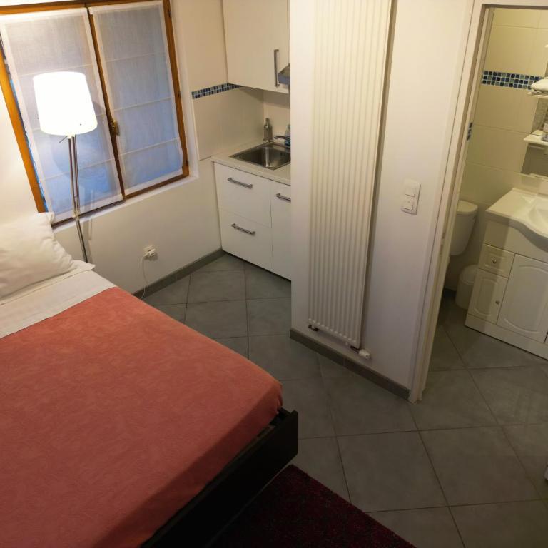 B&B "Clos Feuillat" - Chambre Double - Vue sur Piscine - 11