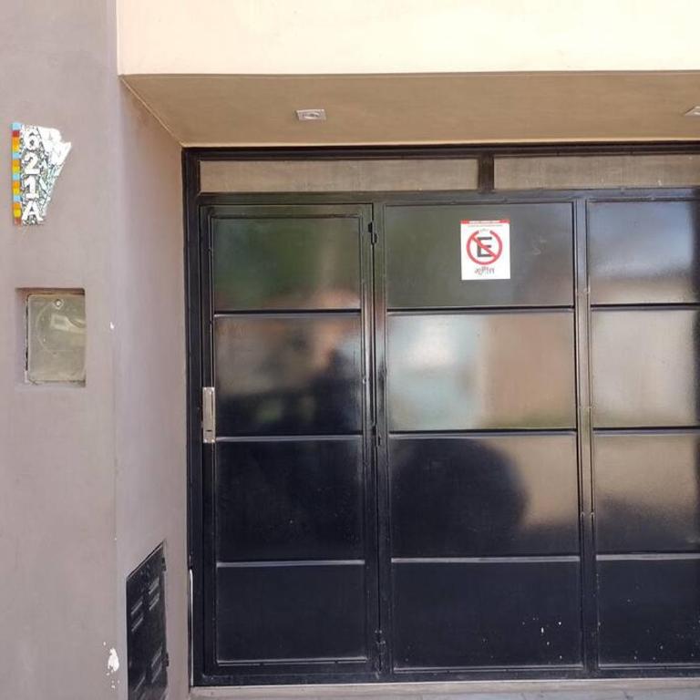 Casa entera a estrenar de 60 m2. con buen acceso. - Casa con 1 dormitorio - 14