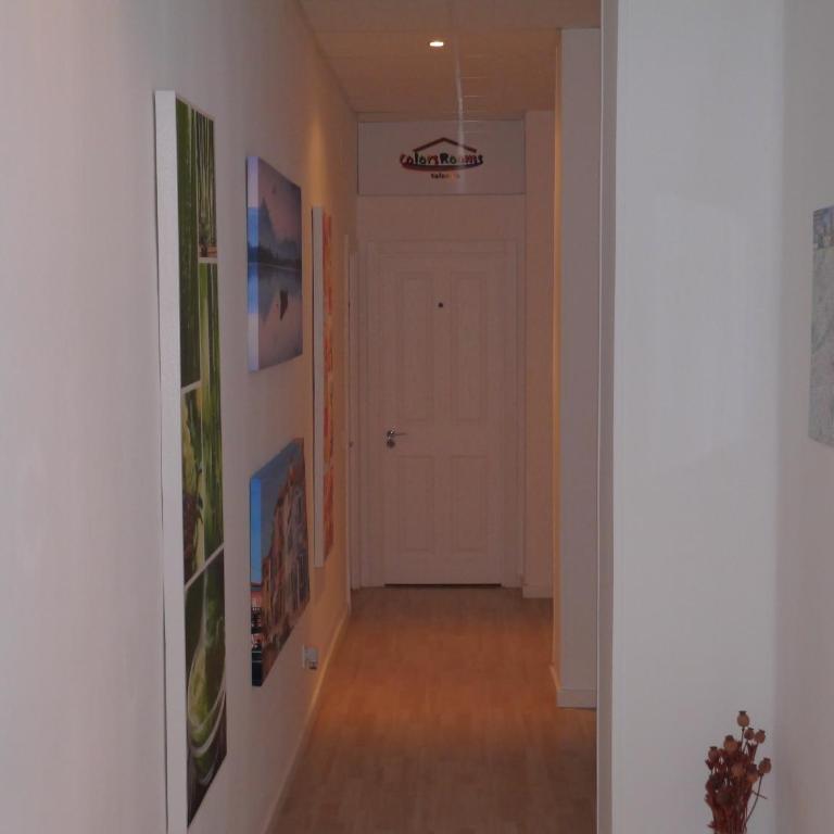 Colors Rooms - Four-Bedroom Apartment - 12