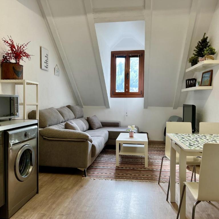 Locky · Espacio y Exclusividad ❅ Pirineos360 ❅ - Three-Bedroom Apartment - 4