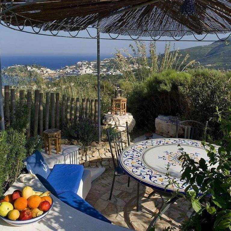 Guest House Villa Il Gabbiano - Camera Quadrupla con Vista Mare - 17