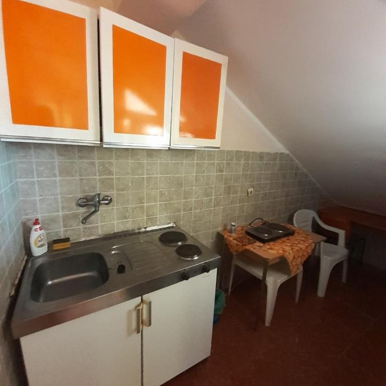 Apartment Sandra - Three-Bedroom Apartment - 3