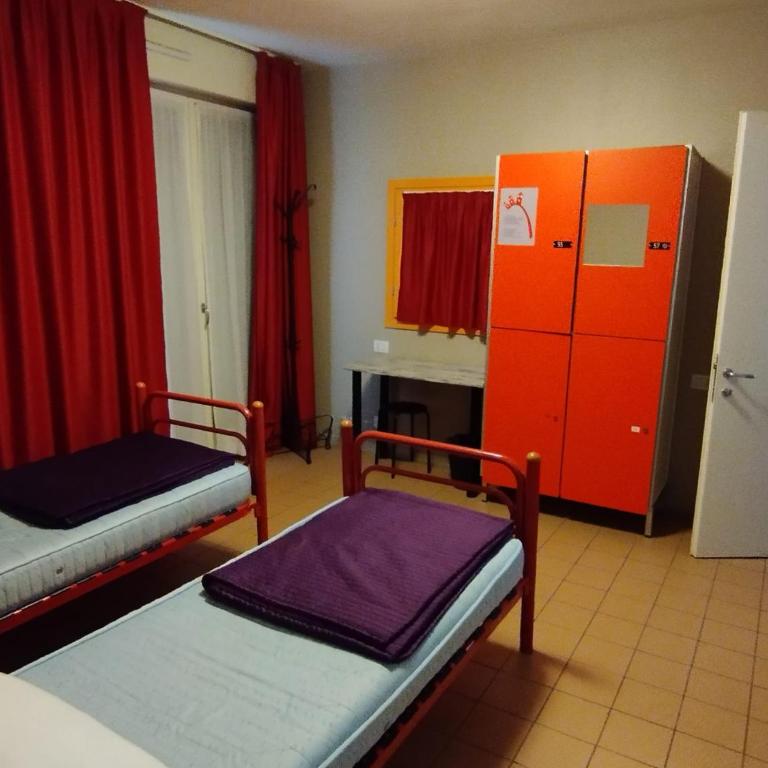 Ostello Torino - Camera Doppia con Letti Singoli con Bagno Privato - 2