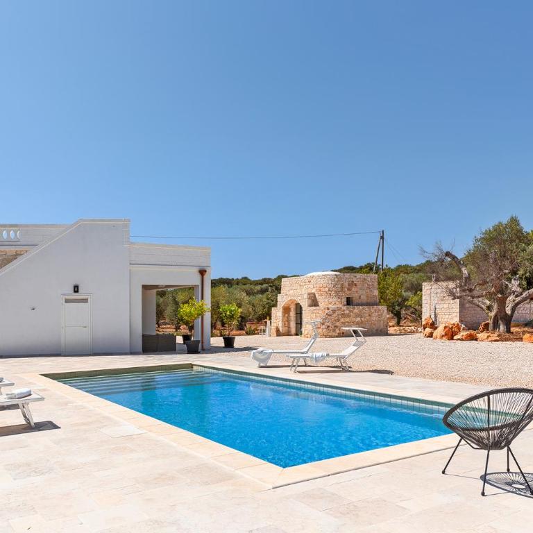 Vilaa Isa Beautiful Villa and trullo in Ostuni - Three-Bedroom Villa - 11