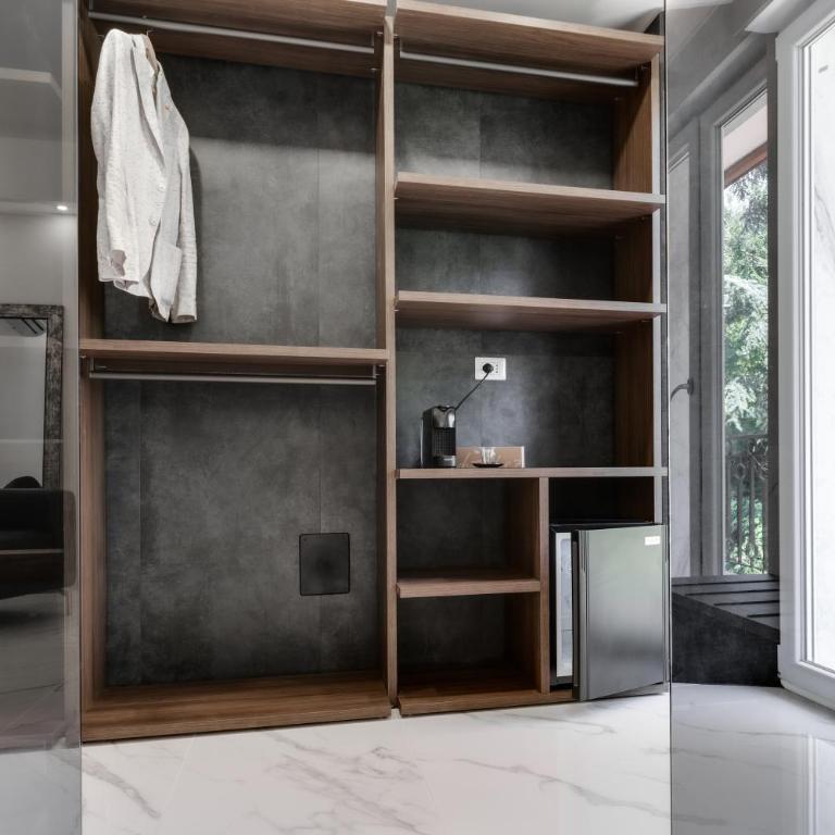 Caralis Suites Rooms - Standard King Room - 6