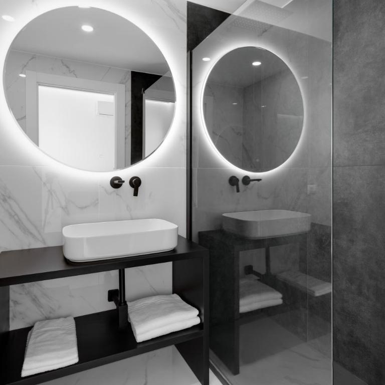 Caralis Suites Rooms - Superior King Room - 2