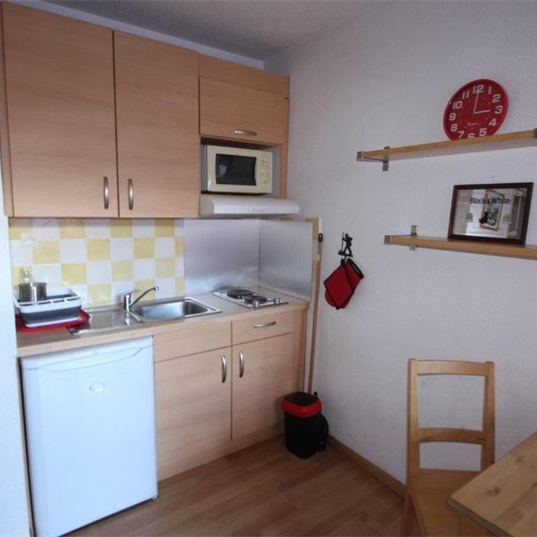 Studio Cosy 2 Pers au Pied du Téléphérique - Balcon Sud, Parking, Wifi, Animaux Acceptés - FR-1-313-168 - Studio - 2