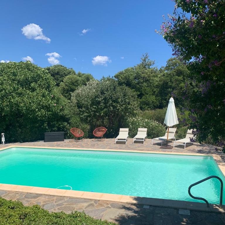Villa privée dans un cadre verdoyant , piscine et grand jardin - Superior Villa - 4