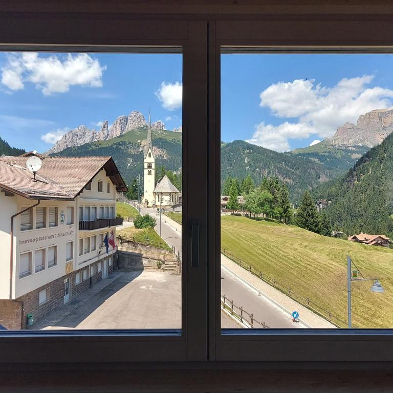 Albergo Arnica - Camera Familiare con Vista Montagna - 5