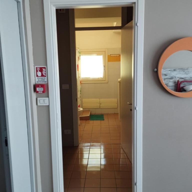 Ostello Torino - Camera Doppia con Letti Singoli con Bagno Privato - 4