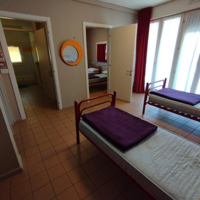 Ostello Torino - Camera Quadrupla con Bagno Privato - 3