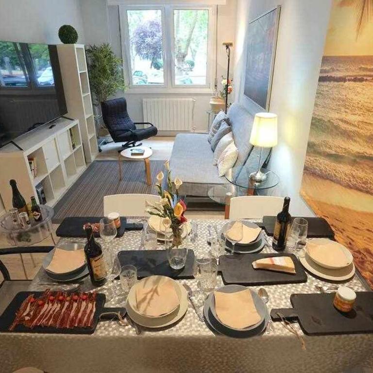 Bilbao ciudad del mundo, arte, tele-trabajo y ocio - Two-Bedroom Apartment - 2