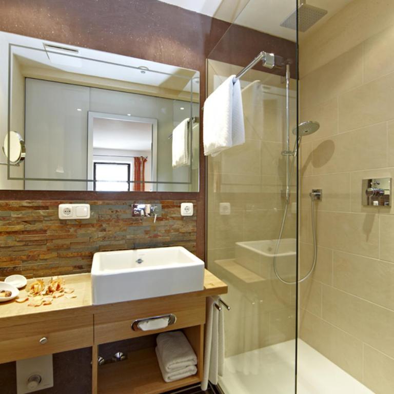 Hotel Landhaus Sonnenbichl Mittenwald - Einzelzimmer mit Balkon - 2