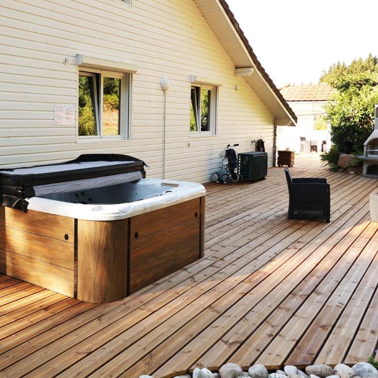 LE CHALET BLANC - JACUZZI / PISCINE / SAUNA - Chalet - 6