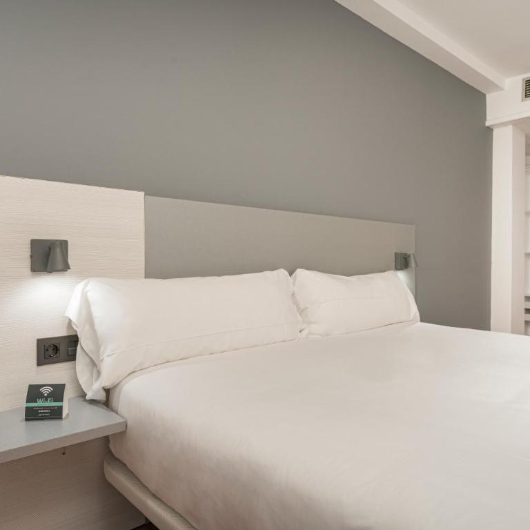 Alda Centro Gijón - Habitación con cama extragrande. - 4