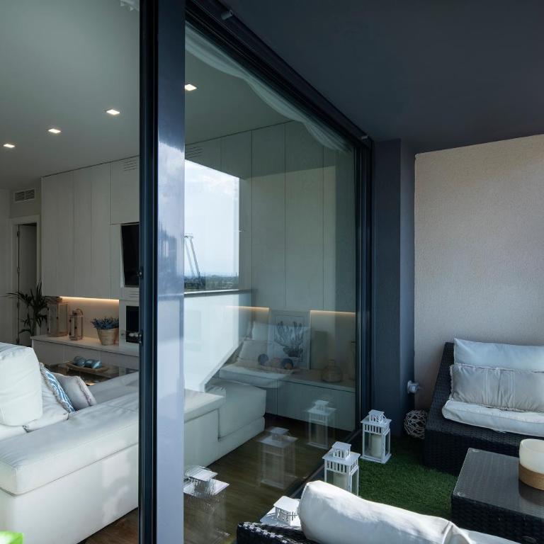 GUNI SUITES JARDINEs - Three-Bedroom Apartment - 15