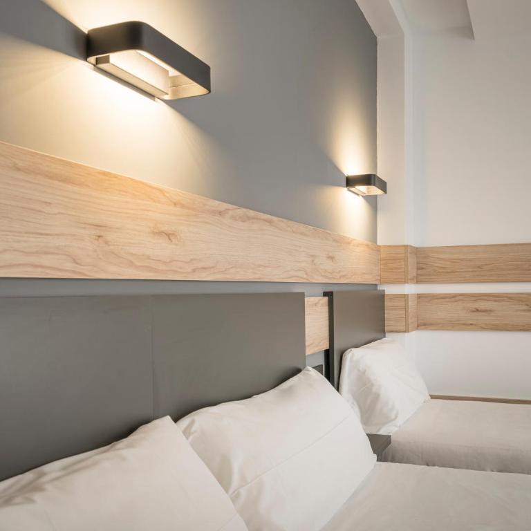 Alda Centro Gijón - Habitación Doble con cama supletoria - 4