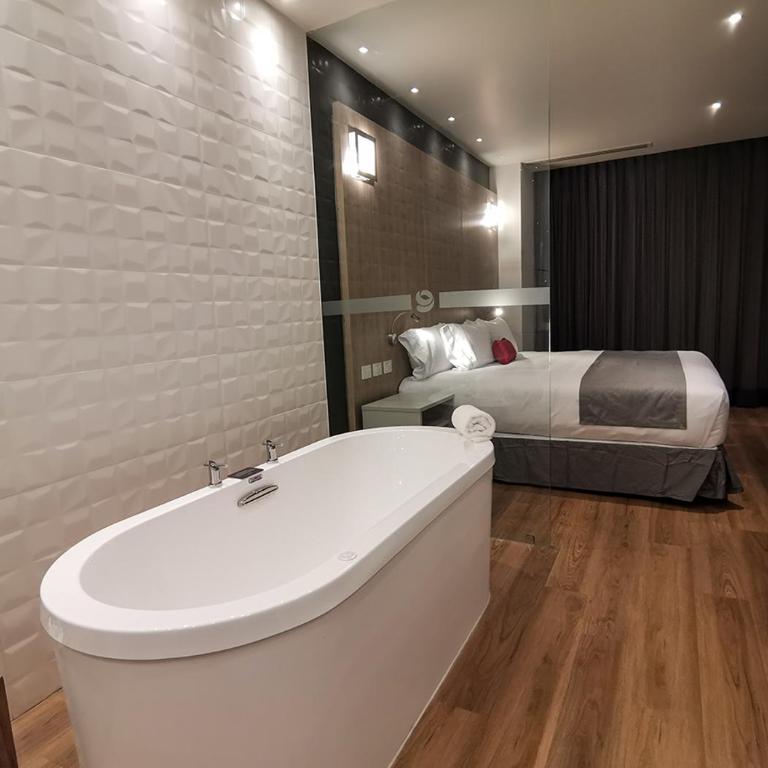 Ramada Encore by Wyndham Guadalajara Aeropuerto - Relax King Suite - Non-Smoking - 6