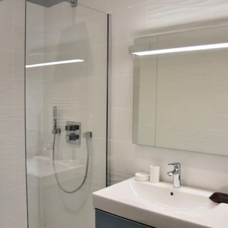 Elégant appartement dans le quartier Concorde à Paris - Appartamento con 2 Camere da Letto - 17
