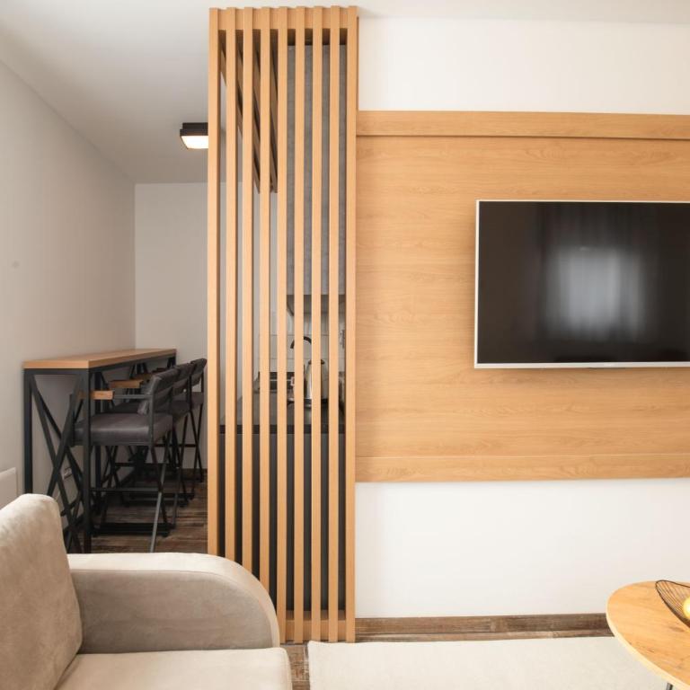 ATTIC - Studio - 6