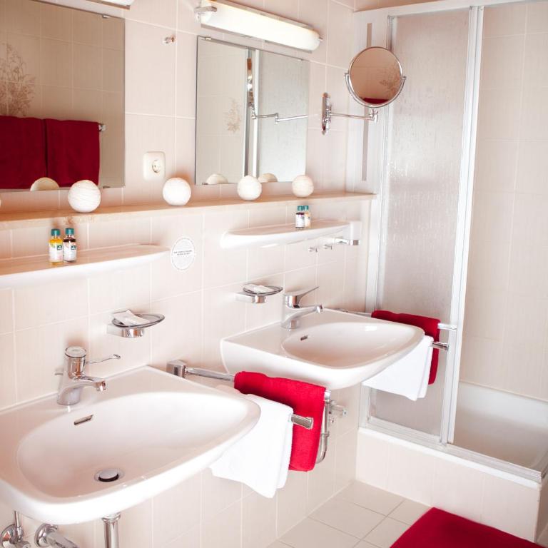 Kurhotel Roswitha - Doppelzimmer - 1