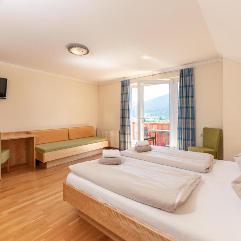 Landhaus Metzgerstubn - Dreibettzimmer mit Balkon - 5