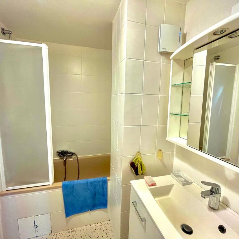 BERNARDINE - Hyper Centre Reims Parking Inclus - Three-Bedroom Apartment - 23