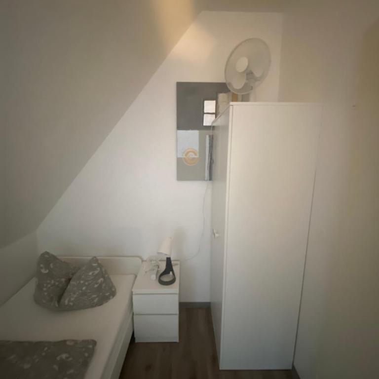 Hostel Nuremberg - Zweibettzimmer mit eigenem Bad - 1