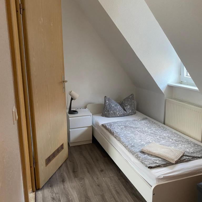 Hostel Nuremberg - Zweibettzimmer mit eigenem Bad - 6