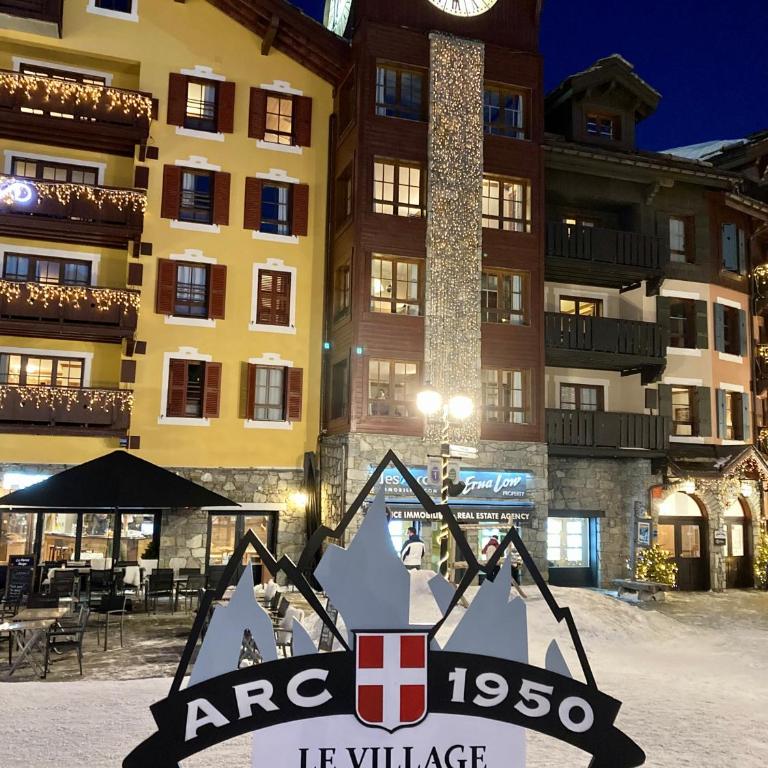Appartement ARC 1950 m, Ski au pied, piscine extérieure chauffée, remontées mécaniques à 100m, sauna et salle de sports - Appartement - 35