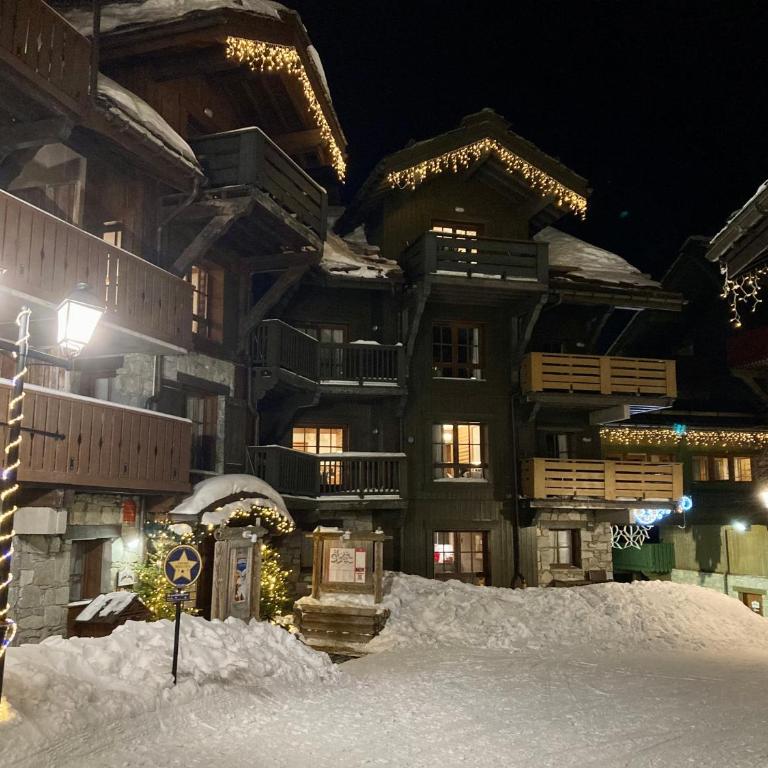 Appartement ARC 1950 m, Ski au pied, piscine extérieure chauffée, remontées mécaniques à 100m, sauna et salle de sports - Appartement - 33