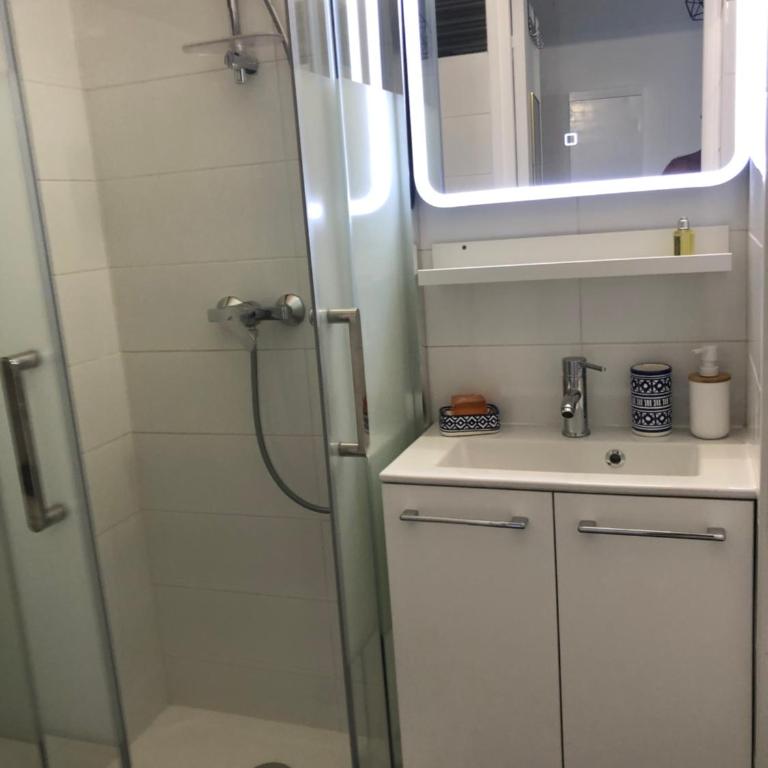 Appartement 2 personnes calme proche de la mer piscine tennis - Studio - 9