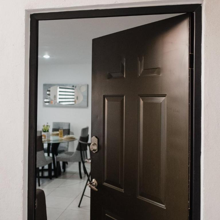 Amplio, hermoso, cómodo depa en Mazatlán - Three-Bedroom Apartment - 7