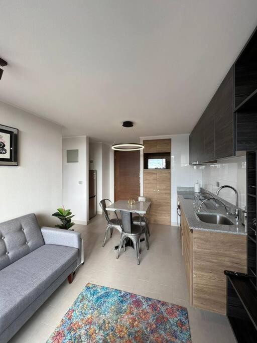 Departamento en el centro de concepción, 2 dorm. - Apartamento de 2 dormitorios - 5