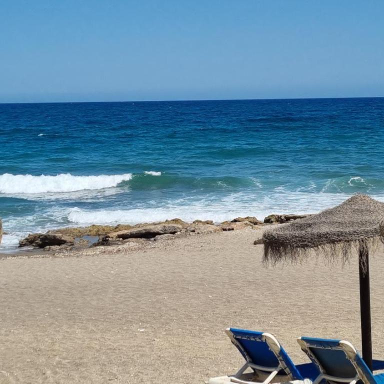Fabuloso apartamento,1a línea de playa a estrenar. - Apartamento - 1