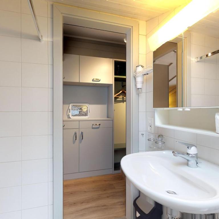 Reka-Feriendorf Zinal - Modern One-Bedroom Roof Apartment - 2