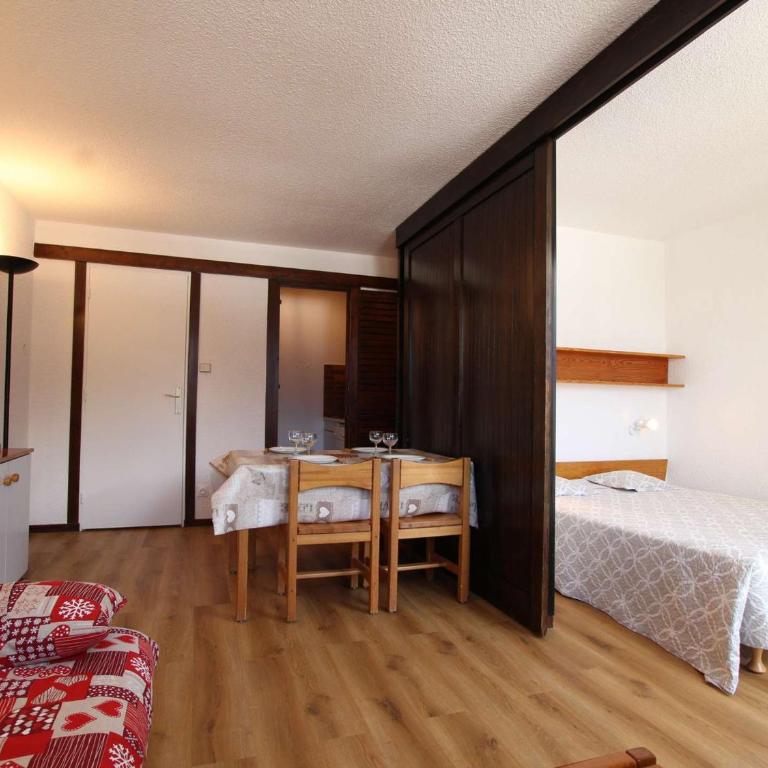 Studio coin nuit 4 pers, balcon sud-ouest, Serre-Chevalier - FR-1-330E-55 - Appartement (4 Adultes) - 3