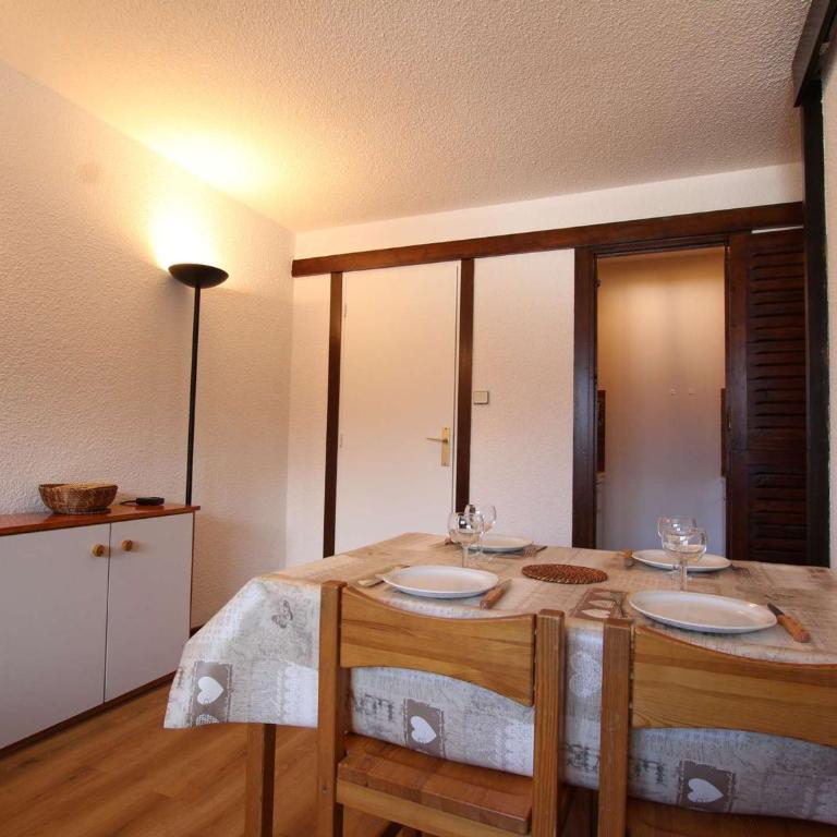 Studio coin nuit 4 pers, balcon sud-ouest, Serre-Chevalier - FR-1-330E-55 - Appartement (4 Adultes) - 6