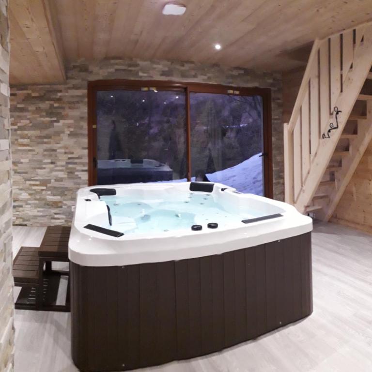 Chalet cocody jacuzz - Two-Bedroom Chalet - 1