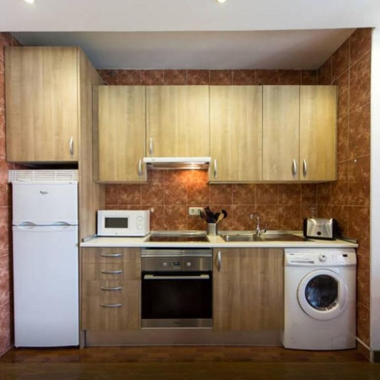 BookinMadrid - Puerta del Sol - One-Bedroom Apartment - 2