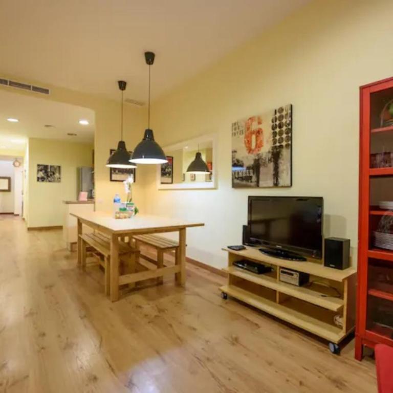 RamblasRentals Chic & Spacious Flat Pool Table 15M Ramblas - Parking - Wifi - Deluxe Apartment - 35