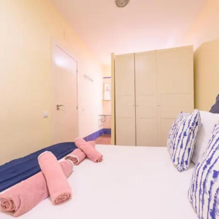 RamblasRentals Chic & Spacious Flat Pool Table 15M Ramblas - Parking - Wifi - Deluxe Apartment - 33