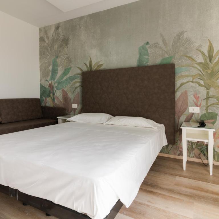 Hotel President - Deluxe Panorama Room with Balcony and Sea View - 7