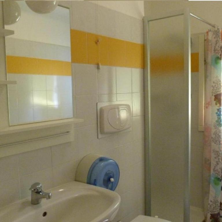 Ostello Torino - Posto Letto in Dormitorio Maschile per 6 Persone - 2