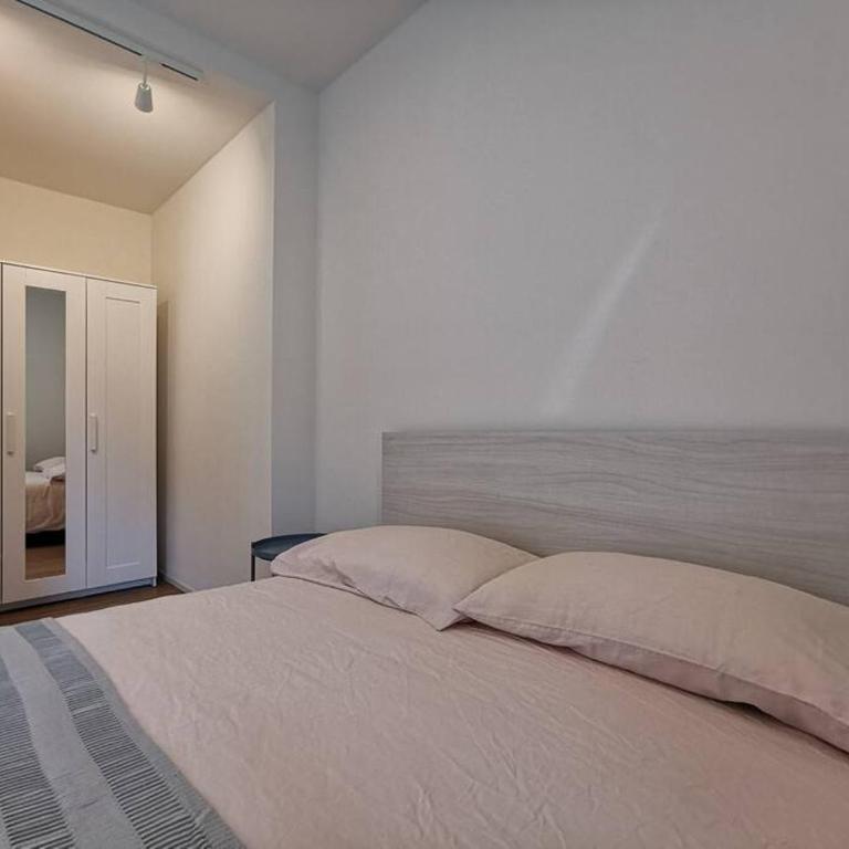 Experience The Loft! LOFT 18, downtown, near the lake FREE PARKING available - Appartamento con 1 Camera da Letto - 12