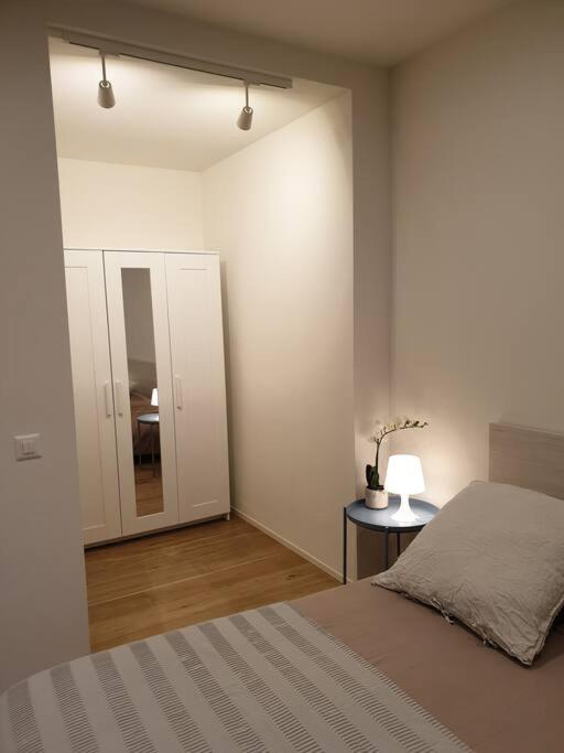 Experience The Loft! LOFT 18, downtown, near the lake FREE PARKING available - Appartamento con 1 Camera da Letto - 13