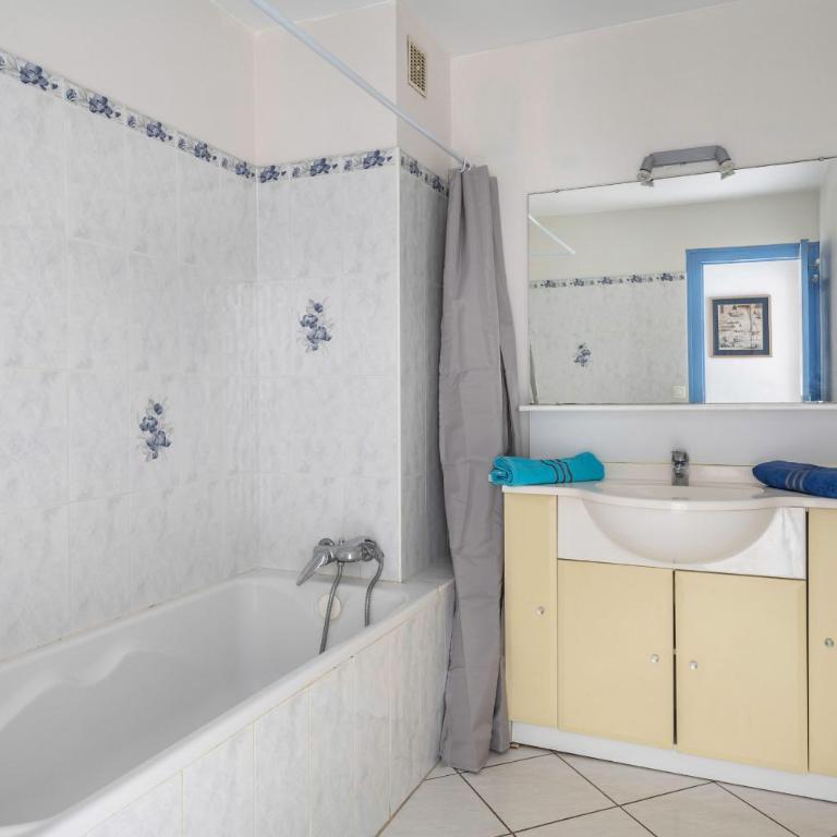 Front de mer, bel appartement pour 4 avec terrasse - Apartment - 12