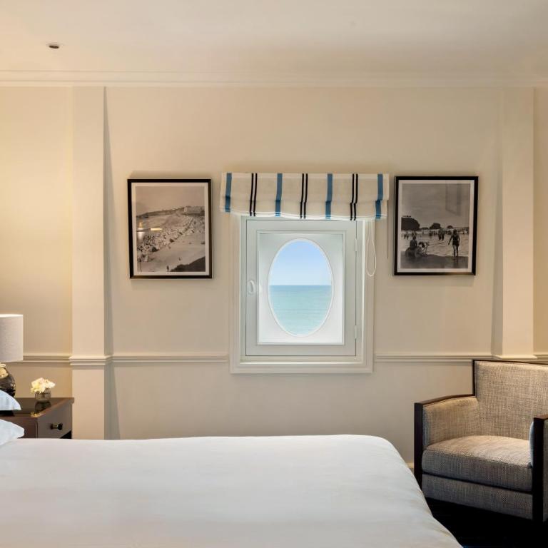 Hôtel du Palais Biarritz, in The Unbound Collection by Hyatt - Chambre Lit King-Size Deluxe - Paquebot de croisière - 1