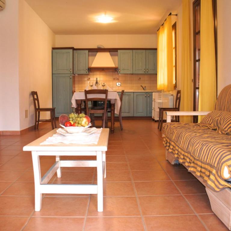 Appartamenti in Residence Villa Santa Maria - Appartamento con 3 Camere da Letto, Giardino e Vista Piscina (6 Adulti) - 31